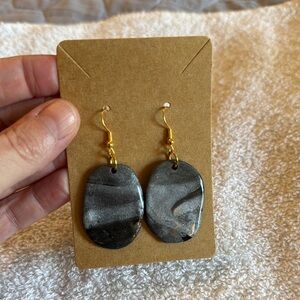 Elegant Black and Gray Earrings